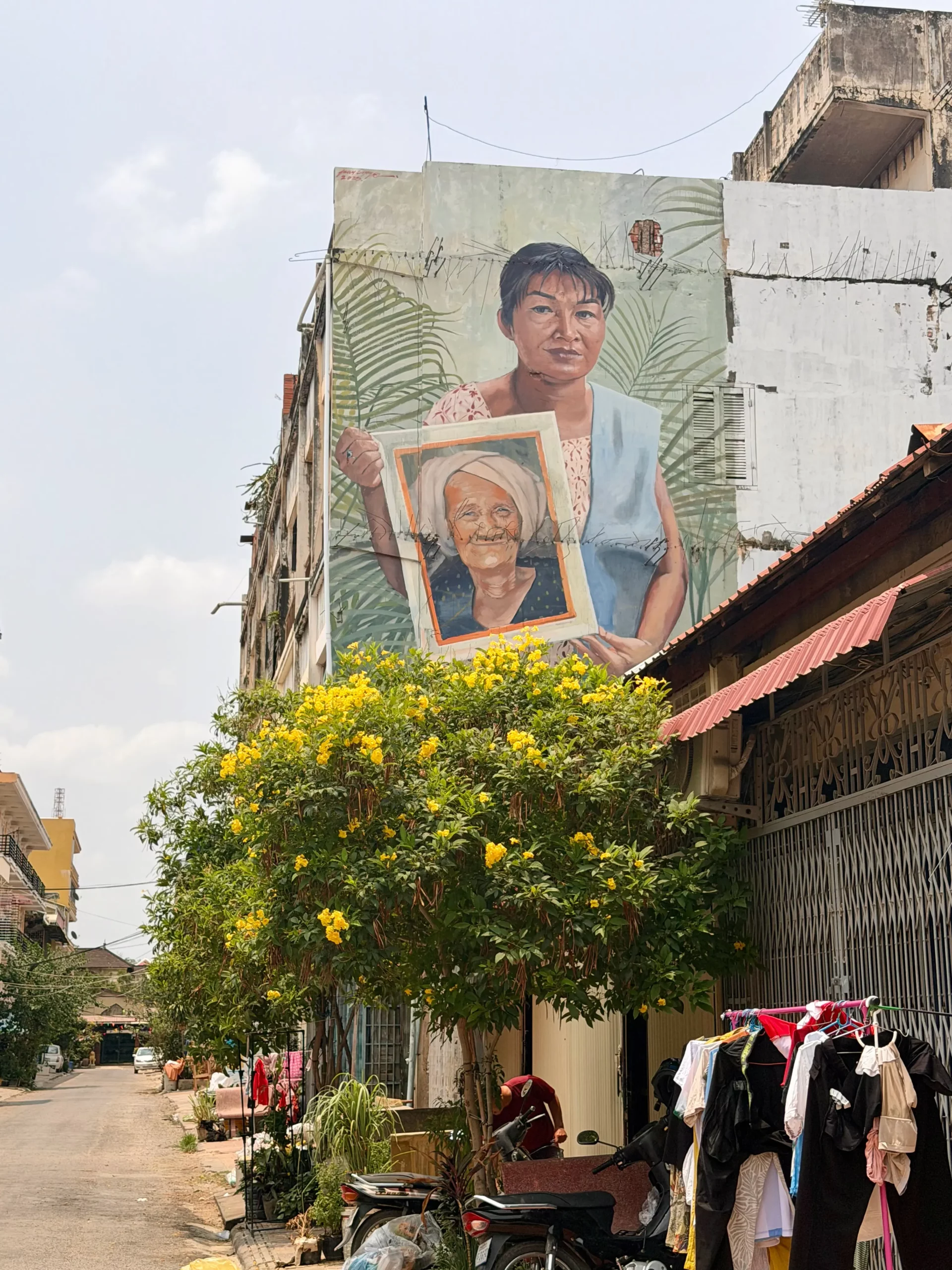 photo du mur de la ville de Battambang au Cambodge